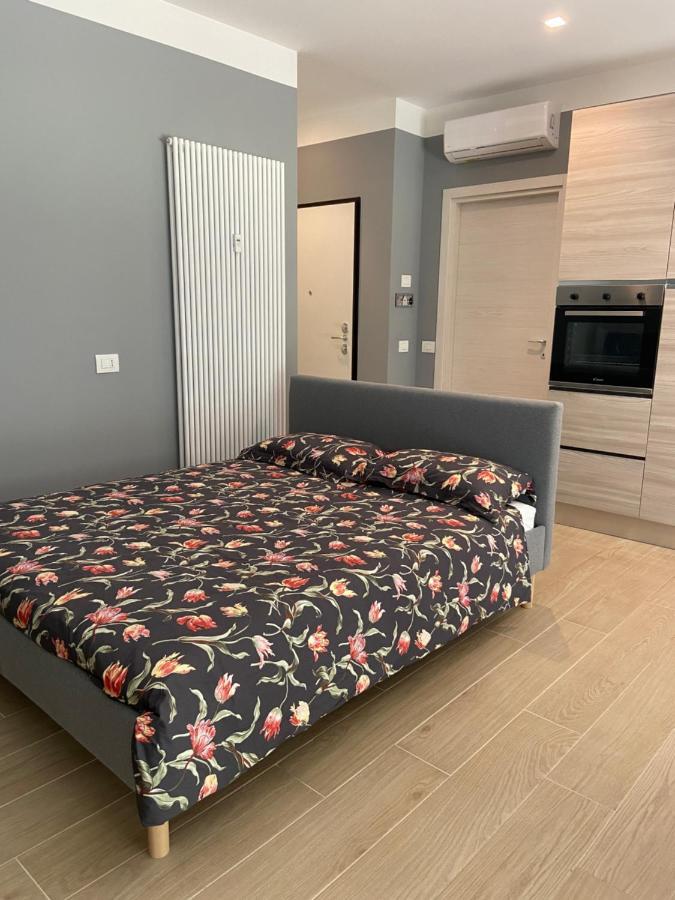 Appartement Casa Di Laura Mono E Bilo Di Fronte Ospedale San Raffaele à Segrate Extérieur photo